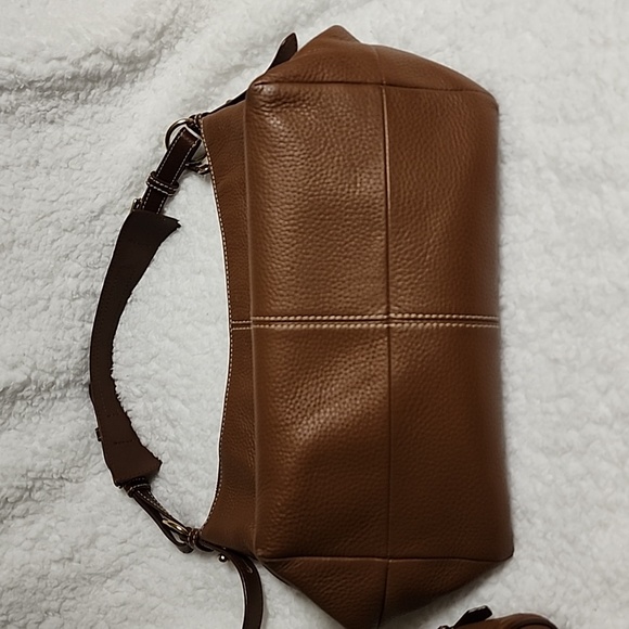 DB Dillen Brown Leather Shoulderbag, Cosmetic Purse, DB Emboss Key Fob - Picture 3 of 6